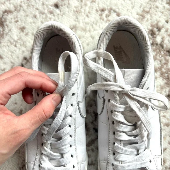 Nike Women’s Blazer Low LE Triple White Sneakers AV9370-111 - Picture 7 of 10
